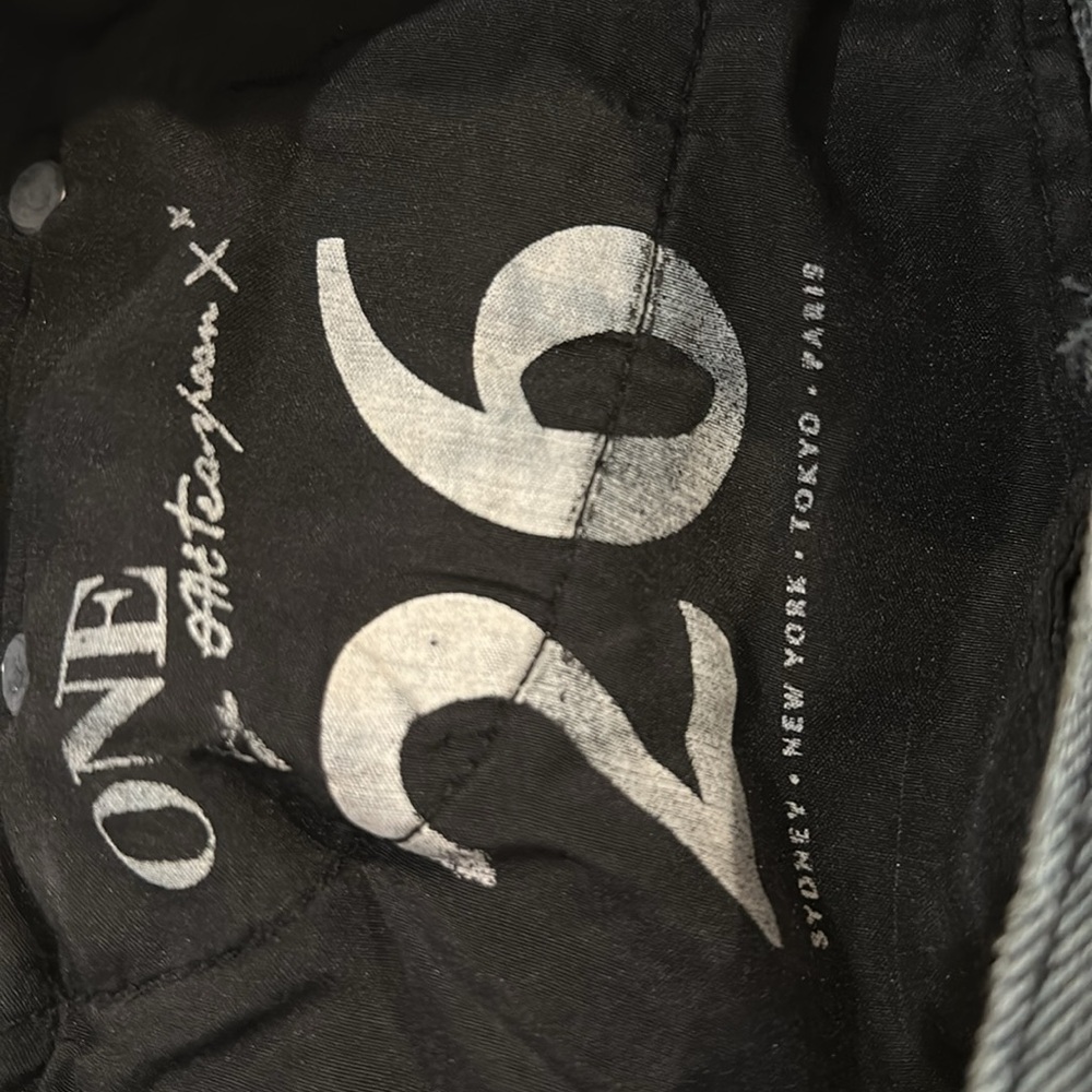 One Teaspoon Black Jean Shorts Distressed Low-Rise, size 26 - Picture 5 of 6